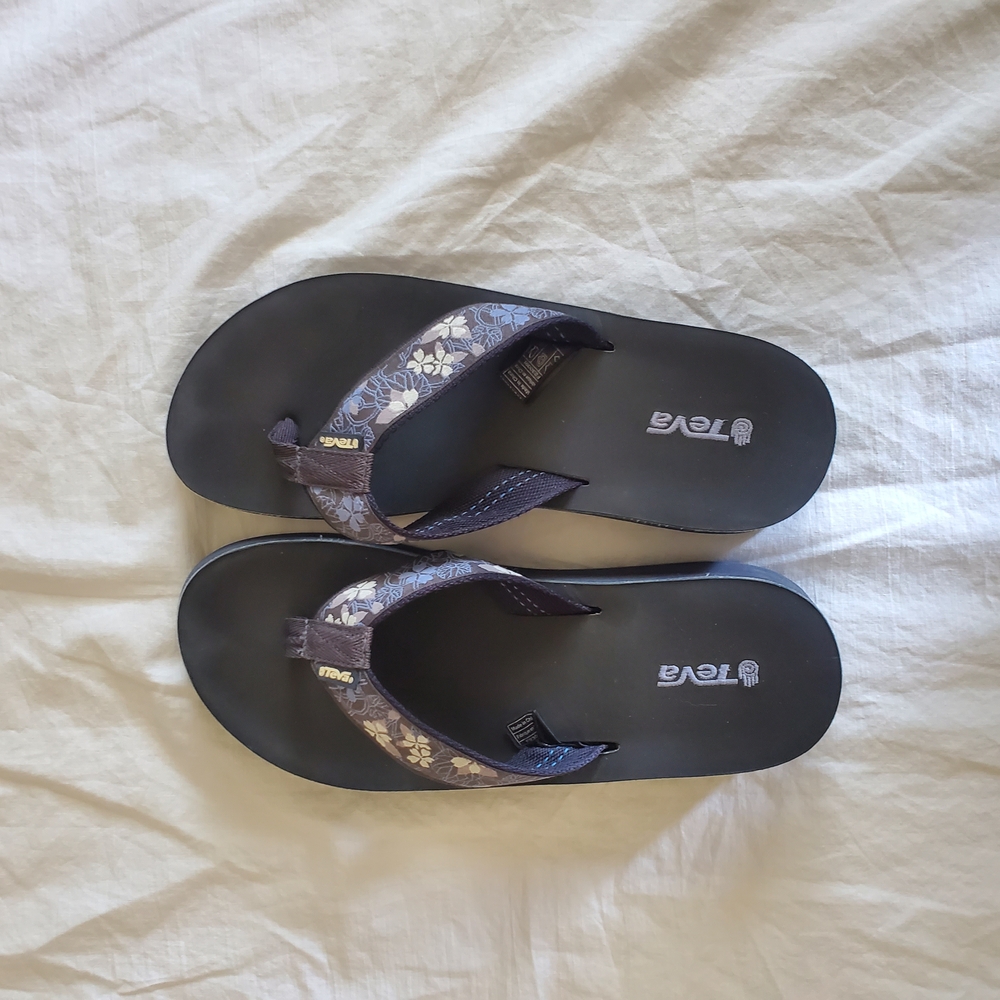 Teva Navy Blue And Gray Floral Wedge Flip Flop Sandal